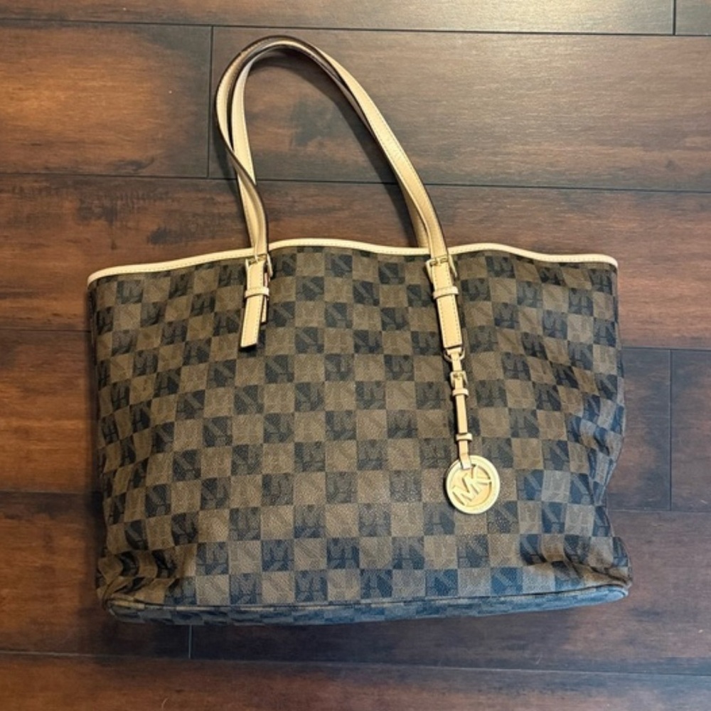 Michael Kors Jet Set Brown LG Checkered Tote Bag with Tan Handles USED